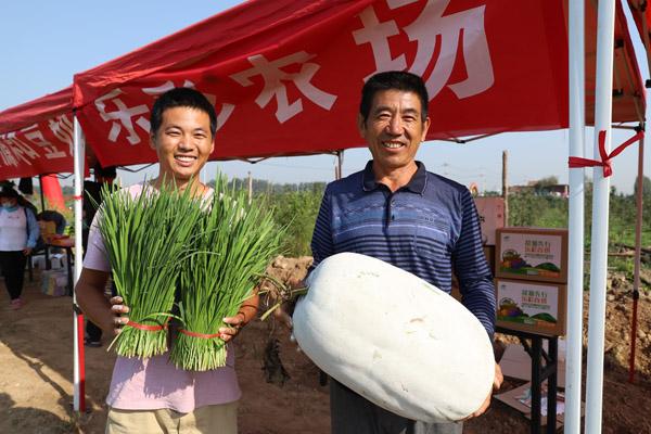 光穷村的希望之光，新任领导的力量与未来展望